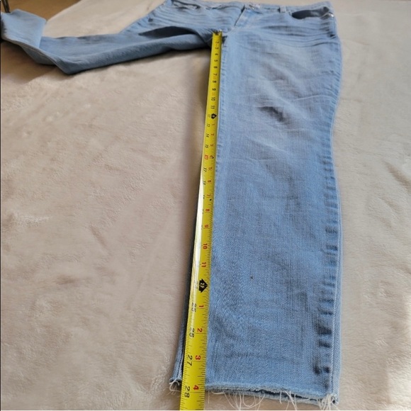 PAIGE Verudgo Ankle Raw Hem Washed Blue Jeans Size 31 - Picture 9 of 11